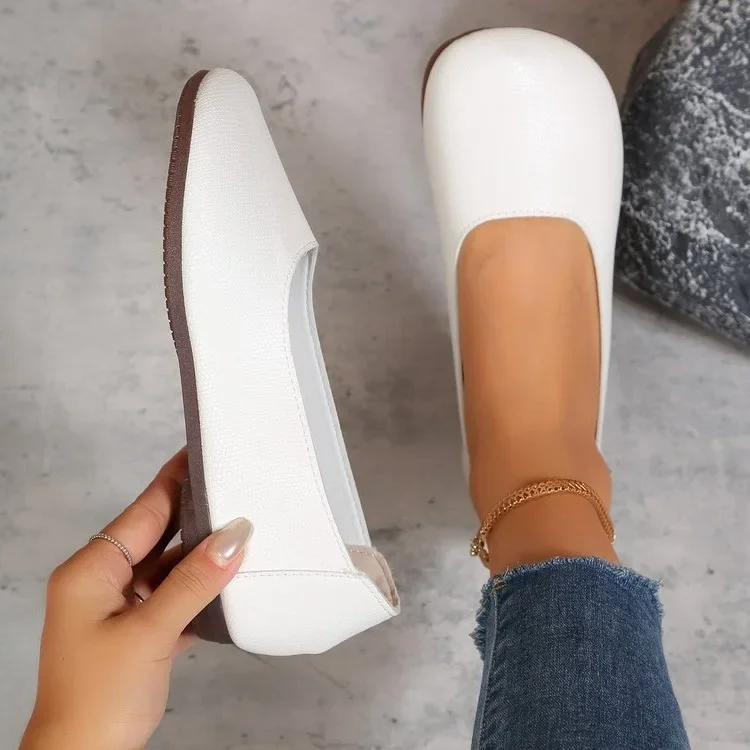 2026 نعل مسطح حذاء واحد جولة تو الفول أحذية جديدة لينة سوليد أحذية نسائية كبيرة الحجم حذاء واحد أحذية الجدة #3