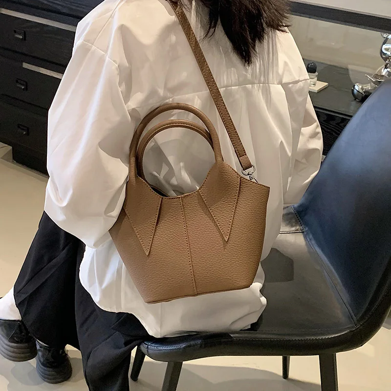 Shoulder Bag PU Leather 2023 New Trend Fashion Women Aesthetic Handbag Black Tote Bag for Women Casual Vacation Travel All-match