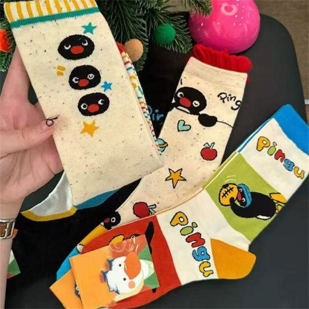 4 أزواج Kawaii Pingu Penguin متوسطة النساء طول الجوارب الخريف الشتاء عادية تنفس لينة المألوف لطيف الكرتون الفتيات الجوارب
