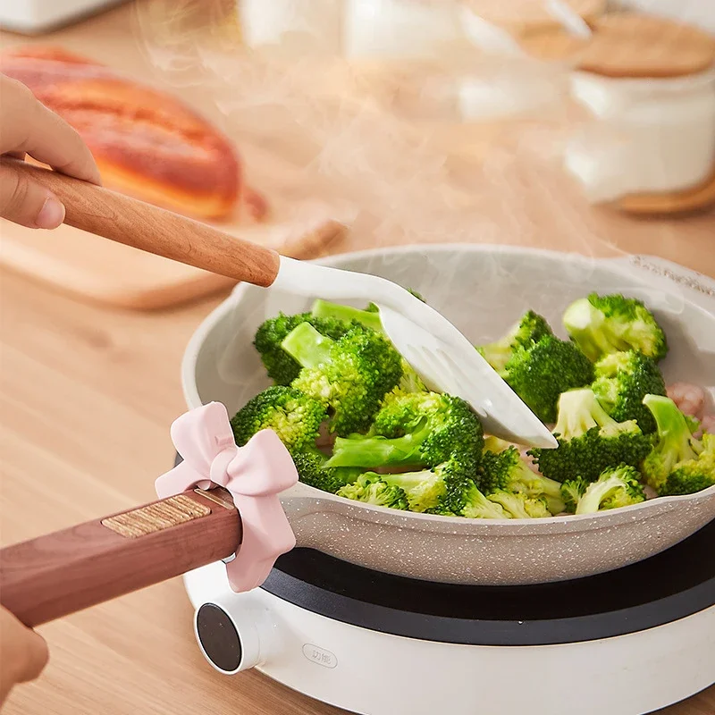 Bow Spatula Holder, Silicone Bow Shaped Spoon Rest,Anti-Scalding Silicone Utensil Holder, Spoon Holder For Pot Silicone Clip