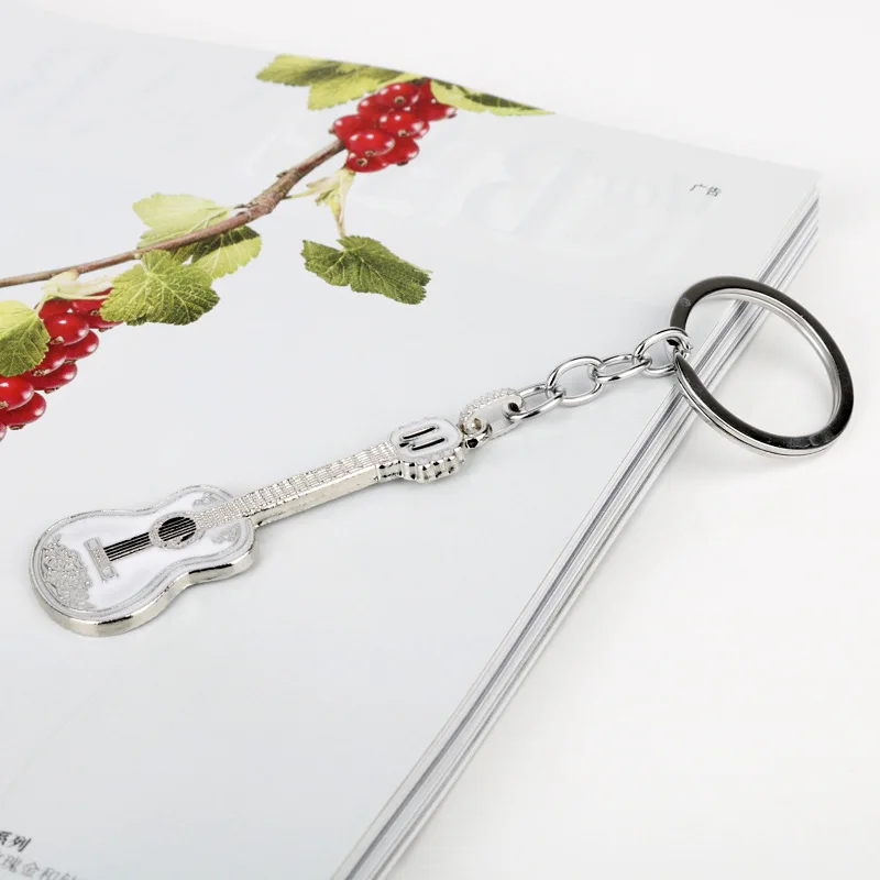 男性と女性のためのギターキーホルダー,車のキーホルダー,楽器ペンダント,ファッションアクセサリー,ギフト