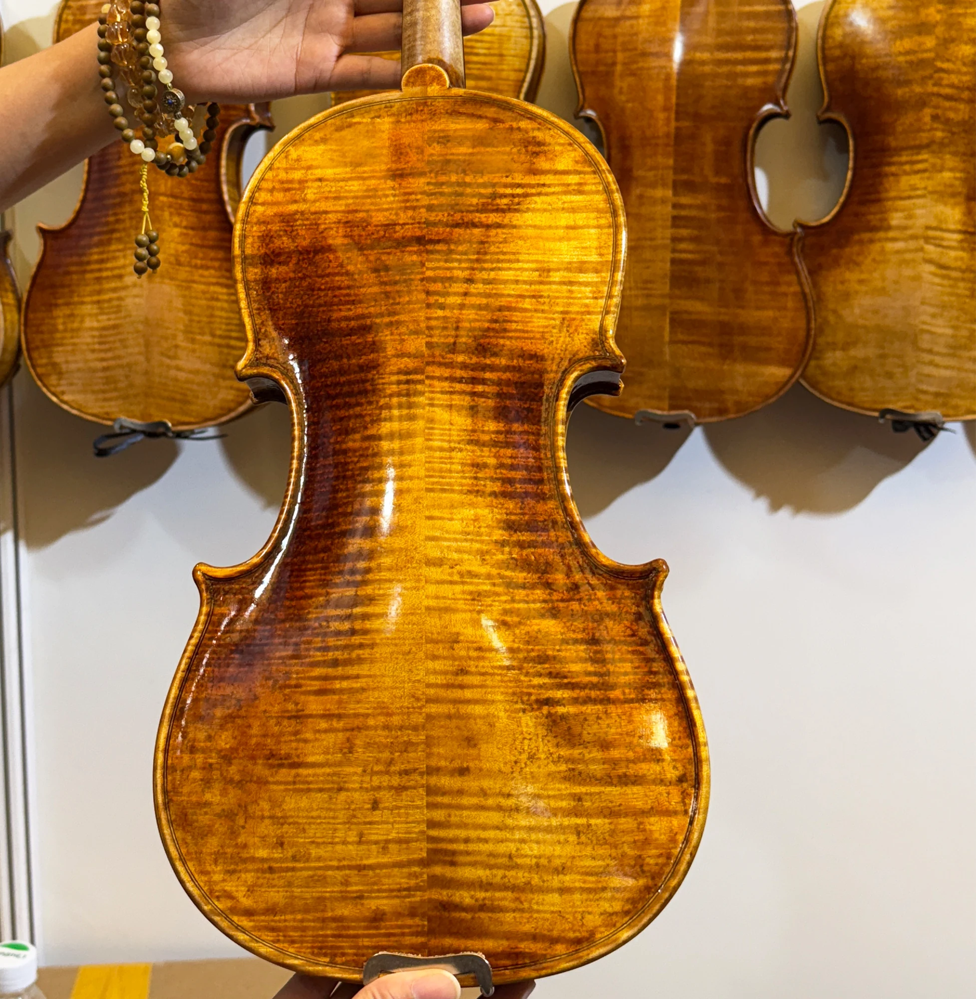 Handmade 4/4 Violin Stradivarius Model, Oil Antiqued Finish, Ebony Fittings, with Case & Bow