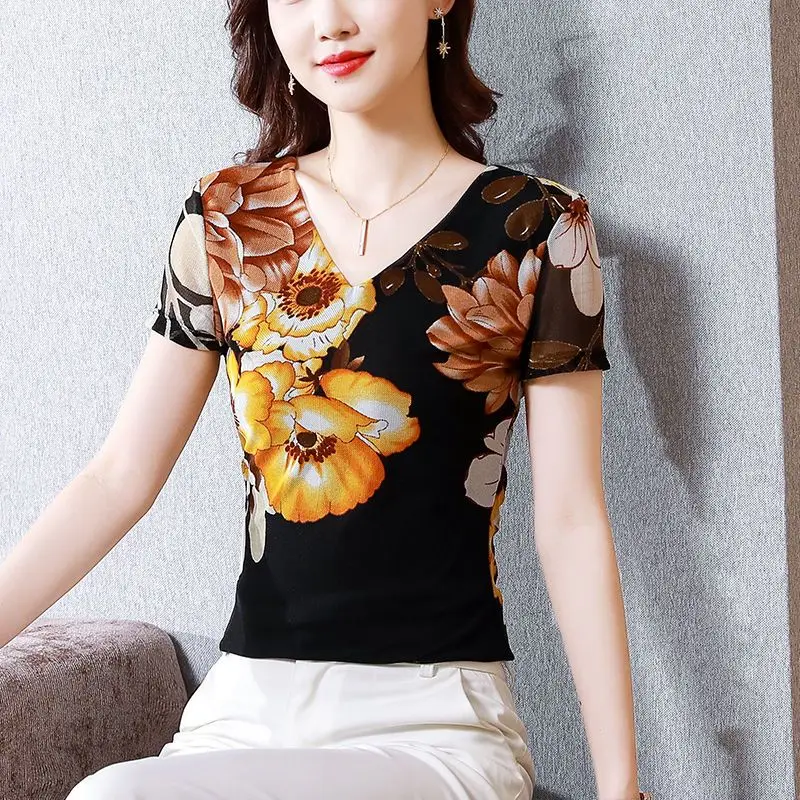 

Fashion V-Neck Spliced Gauze Printed T-Shirt Women's Clothing 2023 Summer New Oversized Casual Tops Loose All-match Tee Shirt