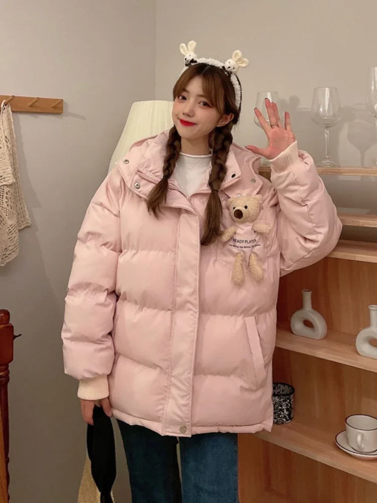 Roze Cartoon Beer Applicaties Jas Parka 2024 Vrouwen Winter Kapmantel Warme Casual Parka Lange Mouw Katoenen Voering Dikke Uitloper