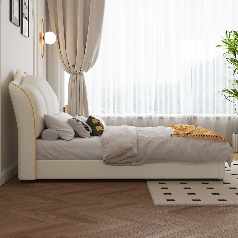 Modern light luxury simple double 1.8 meters cream wind princess bed girl home master bedroom petal