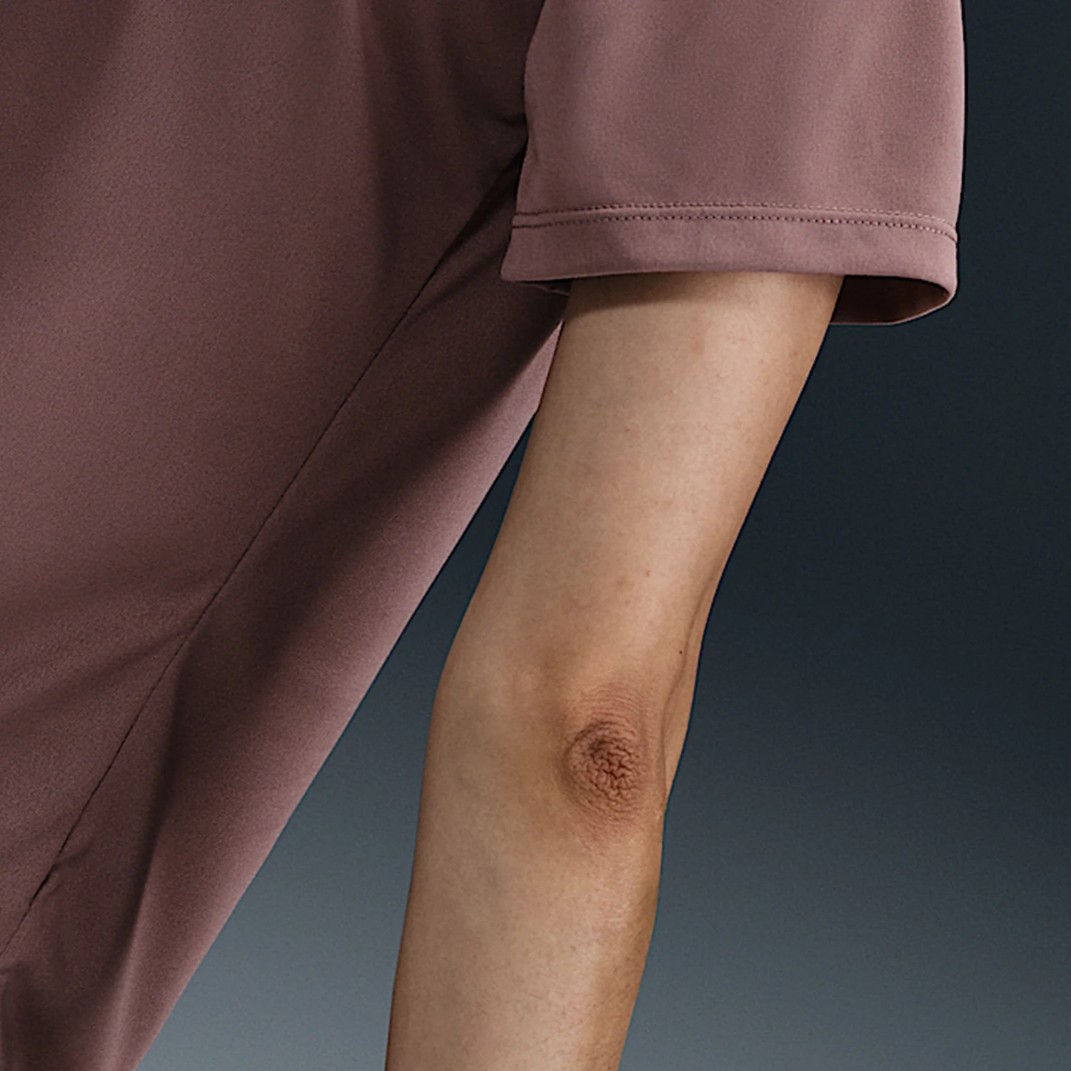 تي شيرت نايك أصلي صيفي فضفاض قصير للتدريب الرياضي يسمح بمرور الهواء DD0639-208