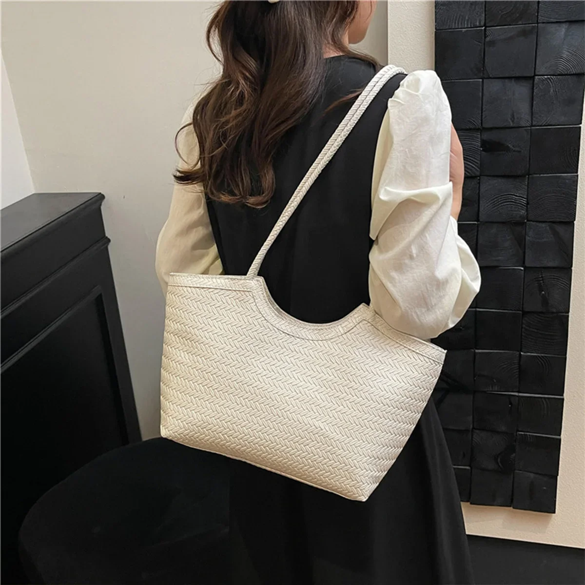 

Textured Weave Shiny Surface Women Handbag Spacious PU Material with Wear Proof Zipper Closure and Comfort Strap