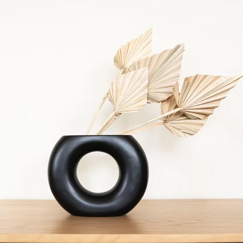 

Фигурка в стиле ваби-саби, высококачественная черная керамическая статуэтка, художественное украшение, декоративное изделие, маленький декоративный предмет YS40CC