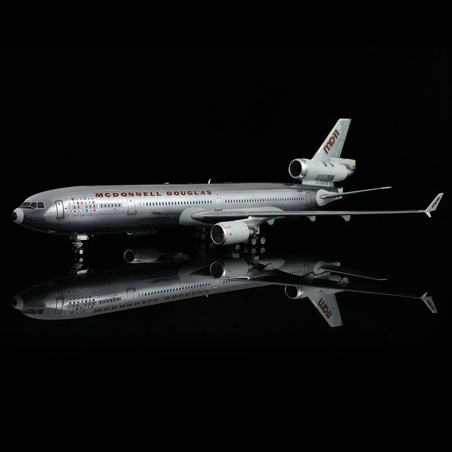 L2105 طائرة قابلة للجمع هدية أجنحة SQ 1:200 ماكدونيل دوغلاس MD-11 [لون المنزل[ نموذج طائرة دييكاست N111MD