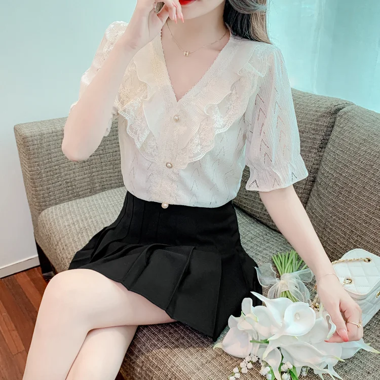 Spitzen-Rüschenhemd mit V-Ausschnitt für Damen im Sommer. Neues französisches, kurzärmeliges Hemd mit süßem Temperament