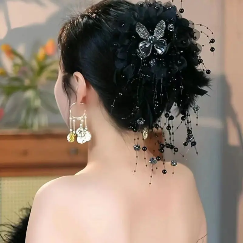 Eleganti nuove donne copricapo fatto a mano perle nappa floreale partito artigli per capelli neri forcina alla moda femminile clip di squalo da donna