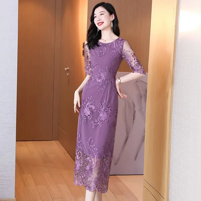 Summer New Lace Embroidery Dress Women's Slim Fit Waist Show Thin Temperament Over Knee Thin Mid length Skirt