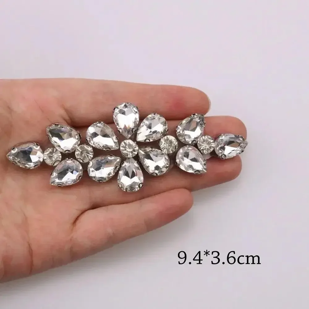 2pcs Women Flower Iron on Patch  Beaded Crystal  Rhinestone Applique for Clothing, Hats, Bags, DIY Decorative Accessories