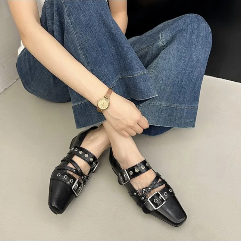 2026 Retro Schnallen-Jane-Schuhe mit spitzer Zehenpartie für Damen – flache Loafer mit niedrigem Absatz im lässigen und eleganten Stil – Detail 7