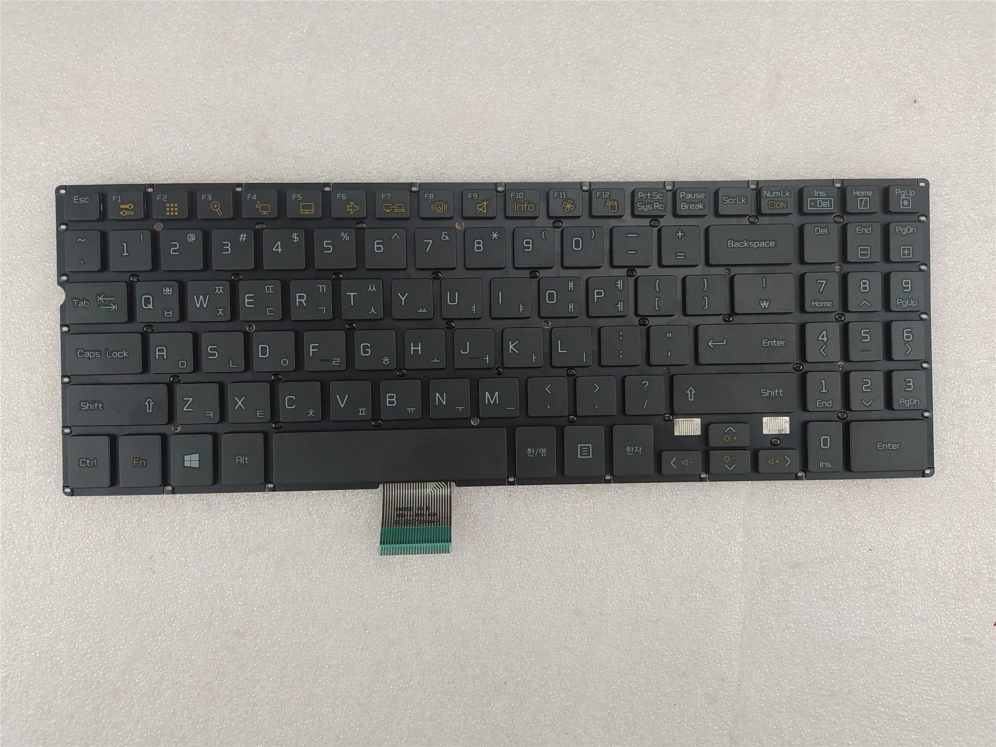 Original  New Keyboard for LG 15U530 15U53 15UD530 U560 u56 Unicorn 15 SN5820 SG-59000-XRA Keyboard  Black No casing