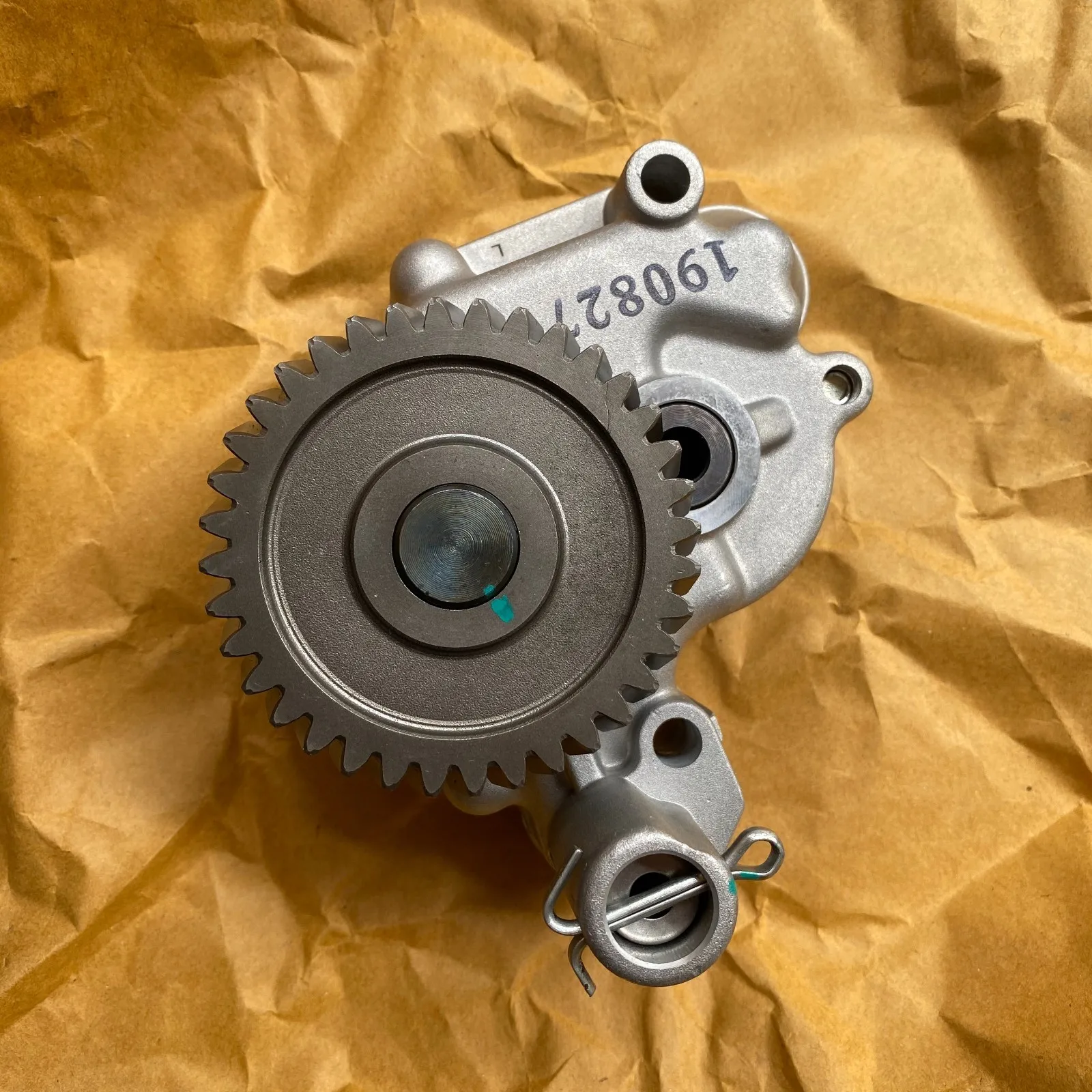 

FIT FOR MITSUBISHI FUSO 6D34 ENGINE OIL PUMP