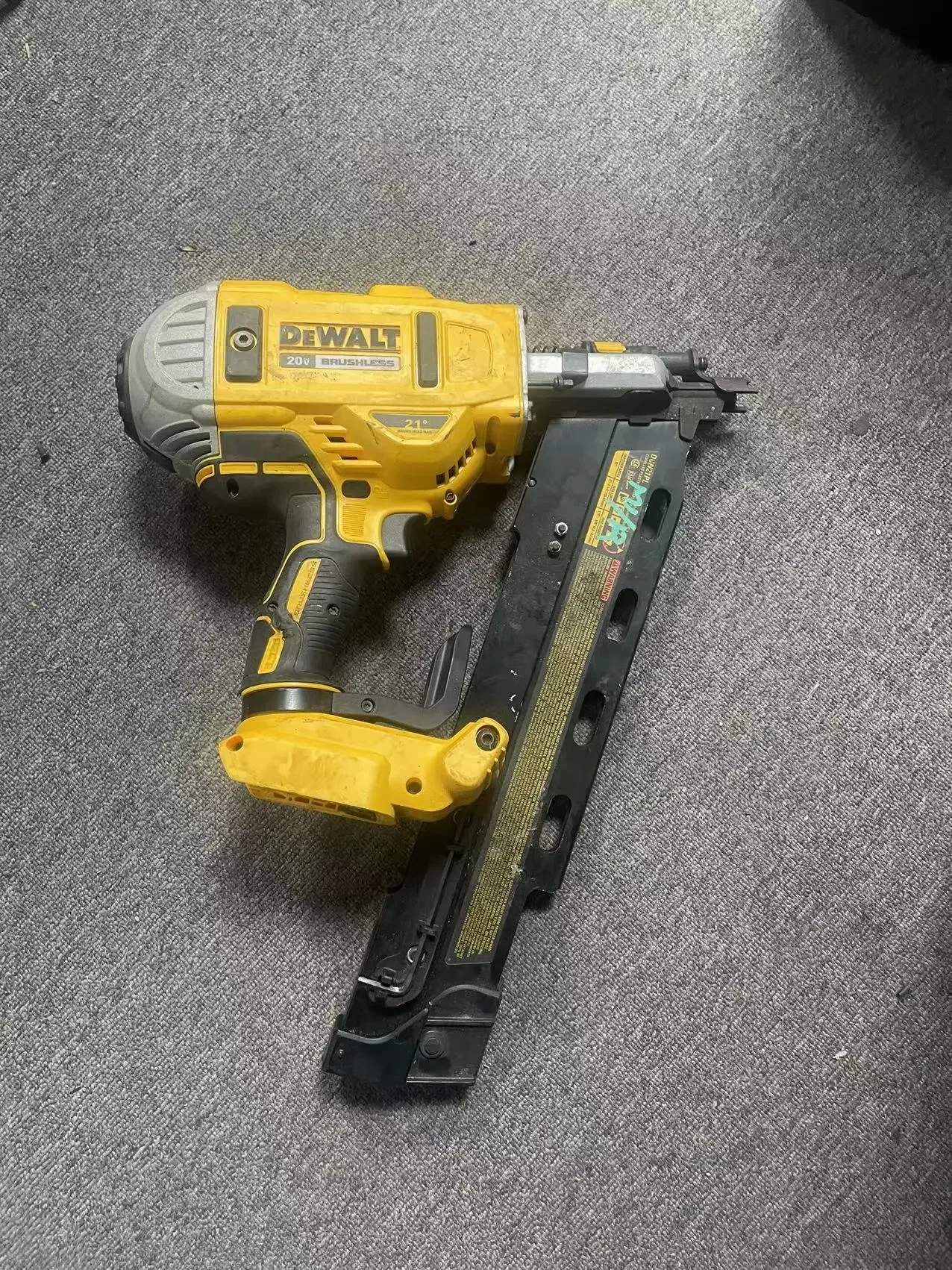 DCN21PL DeWalt เครื่องทำฟาร์มแบบไร้สาย20โวลต์ลิเธียมไอออนสูงสุด21องศา (ใช้เฉพาะเครื่องมือเท่านั้น)