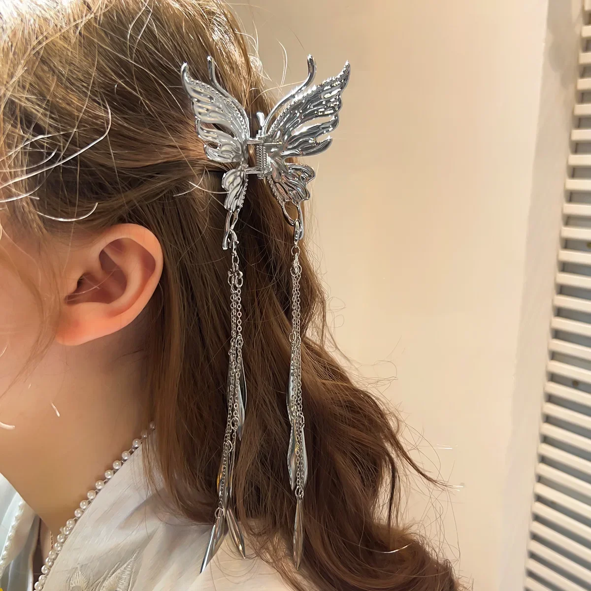 

Hollow Butterfly Tassel Alloy Hair Claw for Women Chinese Style Premium Luxury Elegant Daily Non Slip Lightweight