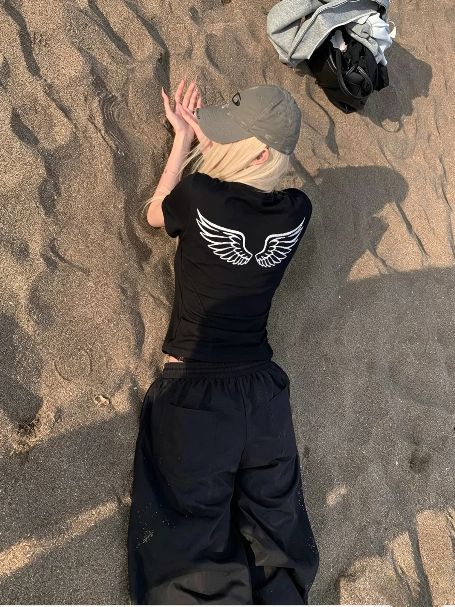 Women's Angels Graphic T-Shirt Y2K Angel Wing Print Slim Fit Short Sleeve Top Aesthetic Streetwear Daily Aesthetic Fashion Trend