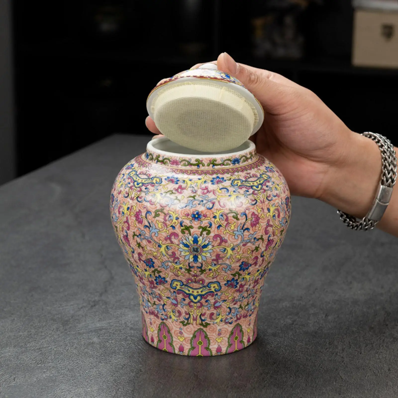 Porcelain Ginger Jar Ceramic Tea Canister Tin Storage Pot with Lid Pink Temple Jar Organizer for Party Fireplace Cabinet Gift