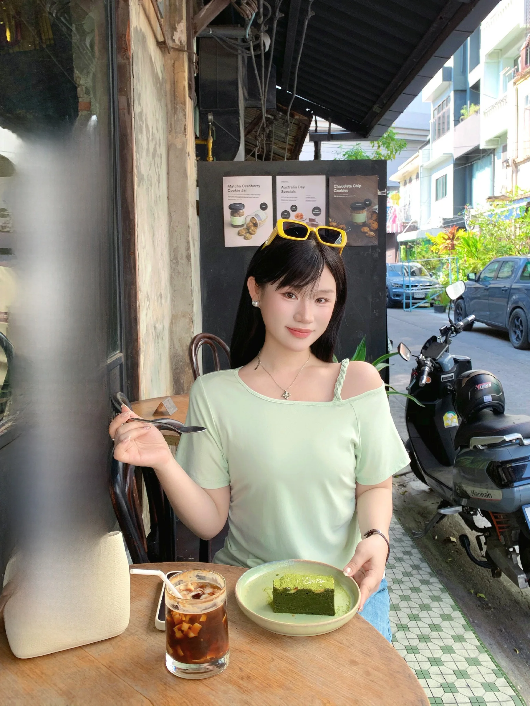 

Новая весенняя женская футболка с коротким рукавом, свободного кроя, из хлопка, в корейском стиле, с открытыми плечами, с акцентом на талии, повседневная.