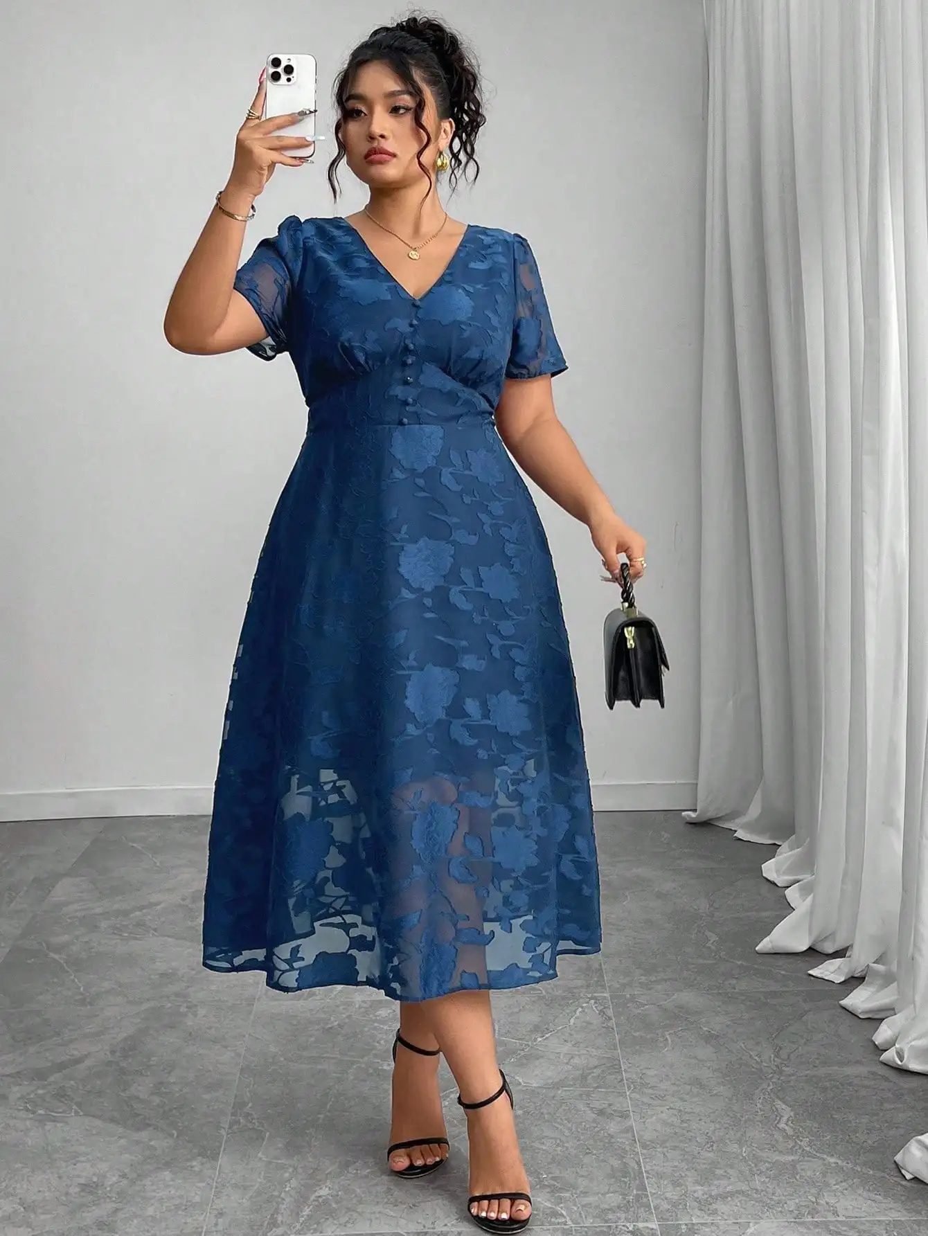 

Elegant Blue Floral Jacquard V-Neck Midi Dress with Puff Sleeves