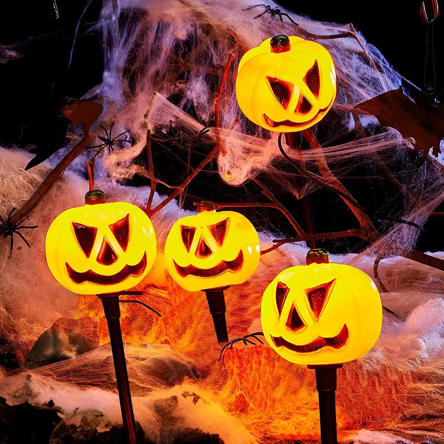 ハロウィーンのカボチャヤスチーク、ソーラーライト3Dプープキン、1セットのステークス用5ライト、パティオヤードを発見