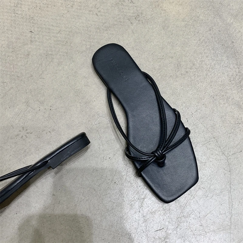 Summer New 2025 Women Flip Flops Summer Outdoor Slippers Travel Outdoor Beach Slippers Fashionable Women Shoes Zapatos De Mujer