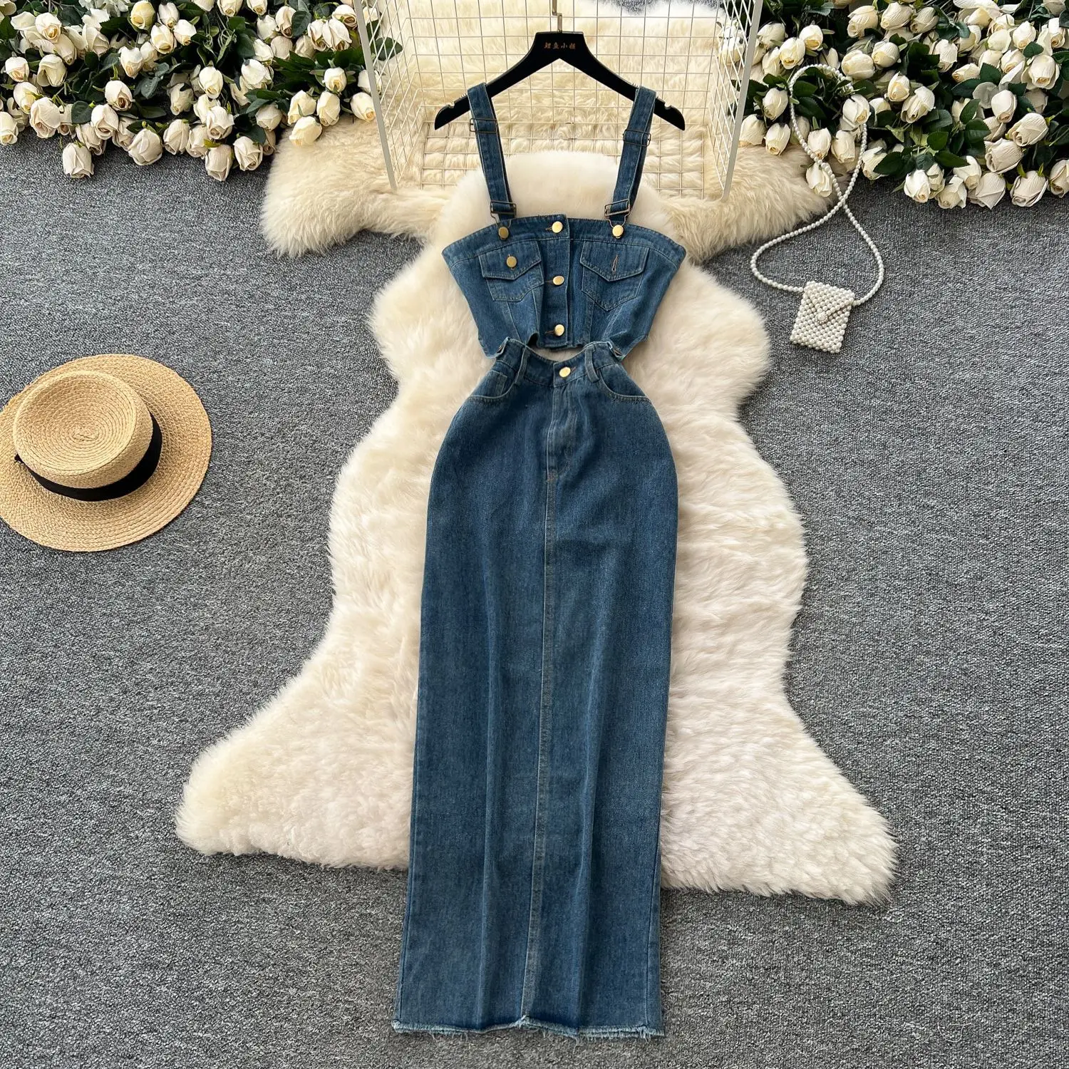

The Design Sense Is Niche Dress. Two Ways of Wearing. Women's Summer Fashion Metal Buckle Strappy Denim Short Vest + Long Skirt