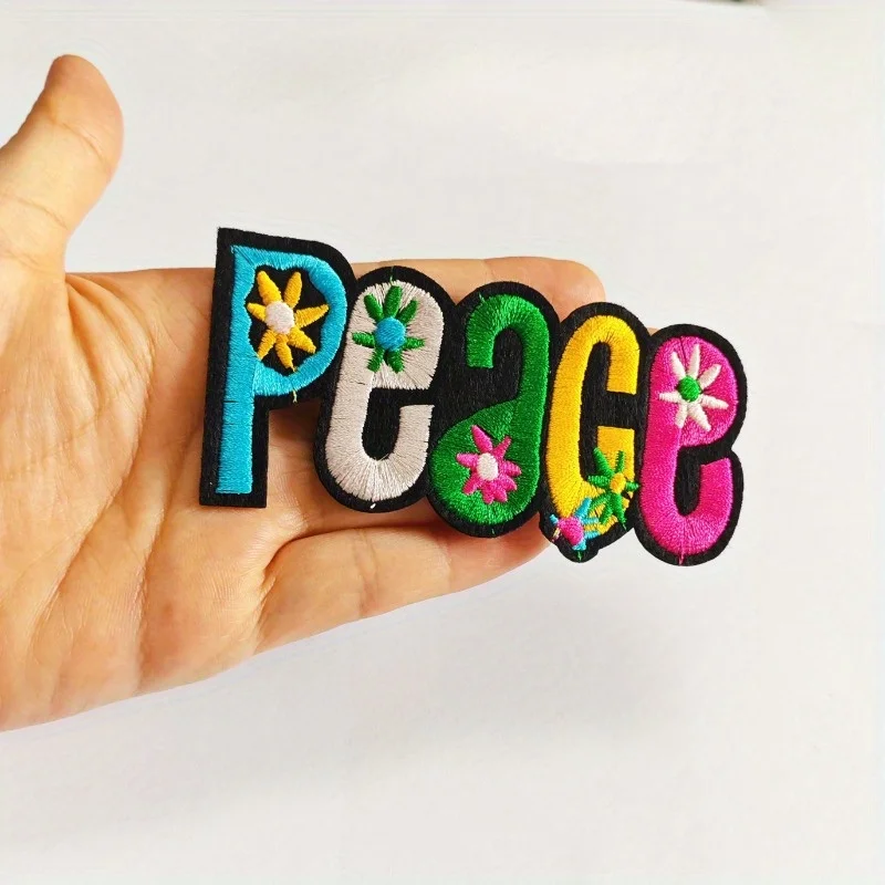 4 Stück lebendige „PEACE“-Buchstaben-gestickte Aufnäher mit Blumenakzenten, bunte Applikationen für Kleidung, Cartoon-Fantasie-Thema