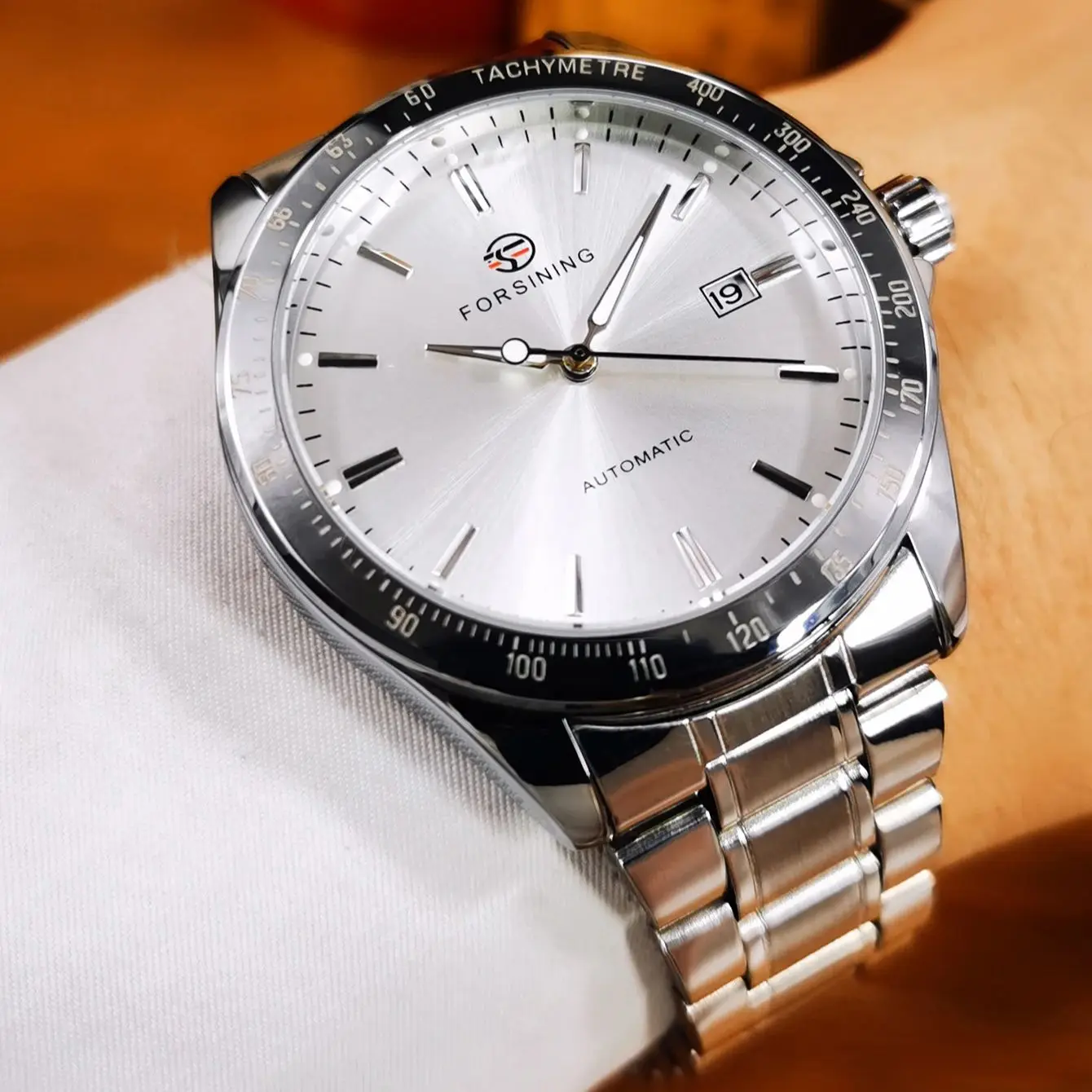 Minimalistische Business-Mechanische Uhren Mode Weißes Zifferblatt Edelstahlarmband Klassischer Kalender Automatische Herrenuhr Forsining