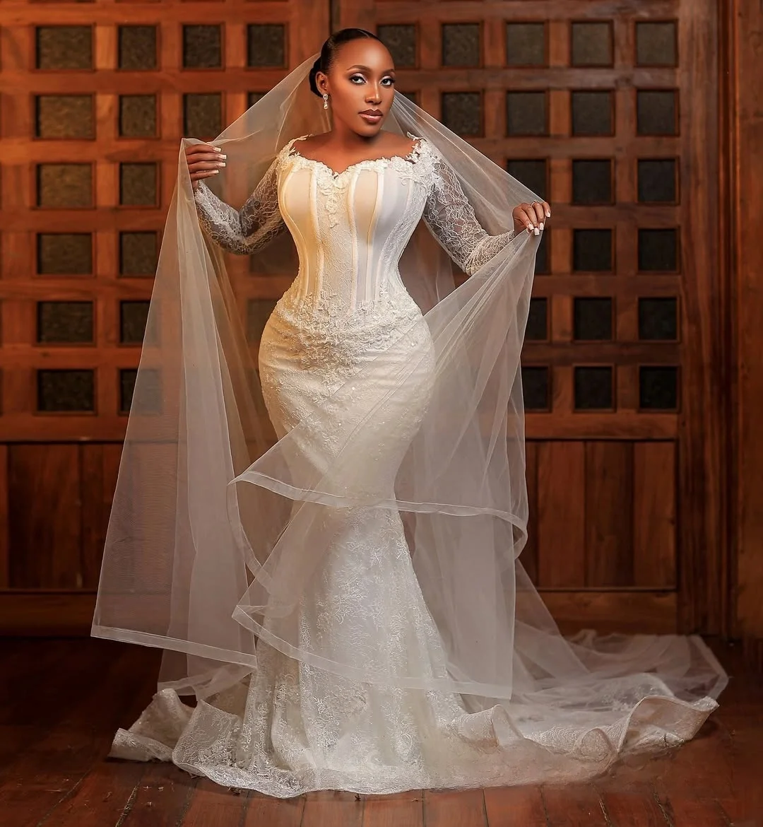 Abito da sposa a sirena con applicazioni in pizzo vintage con collo trasparente personalizzato Abiti da sposa Abiti da sposa a maniche lunghe