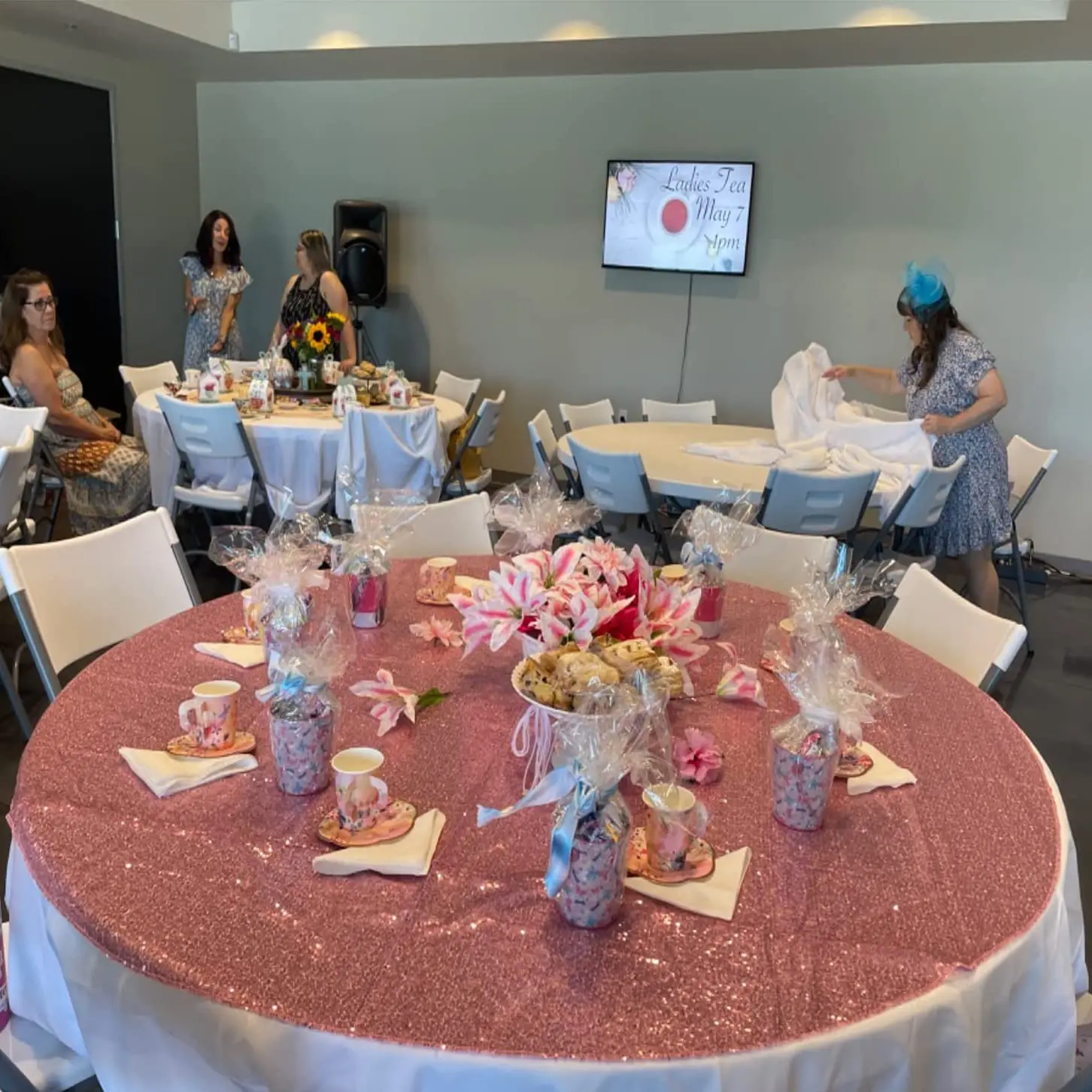 Toalha de mesa redonda fúcsia brilhante, capa de mesa com glitter para festa, jantar, festival, mesa de exposição de casamento