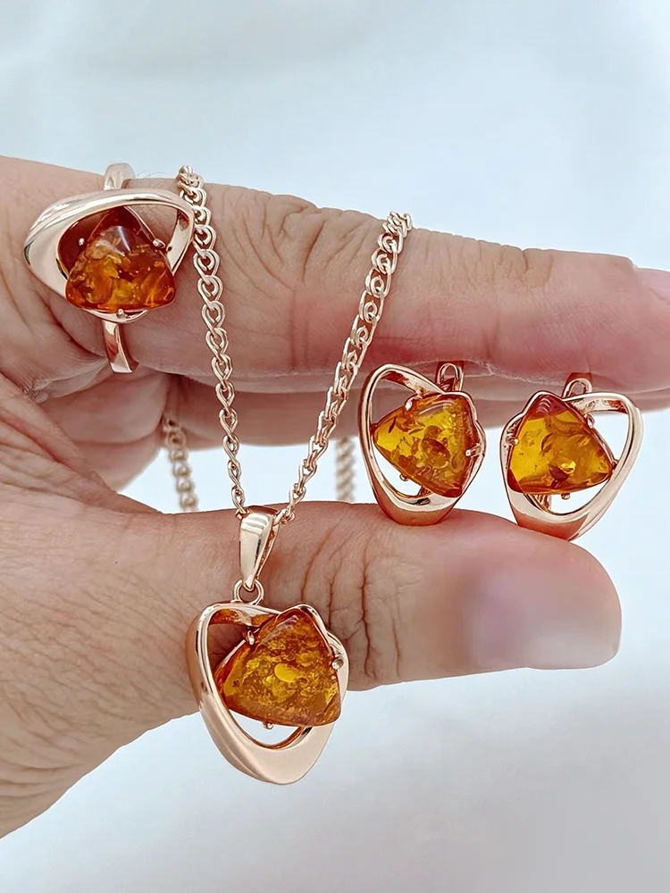 Kinel Hot Fashion 585 Roségoldfarbener Ring, Ohrringe, Halskette für Damen, einzigartiges Dreieck-Bernstein-Accessoire, Vintage-Schmuckset