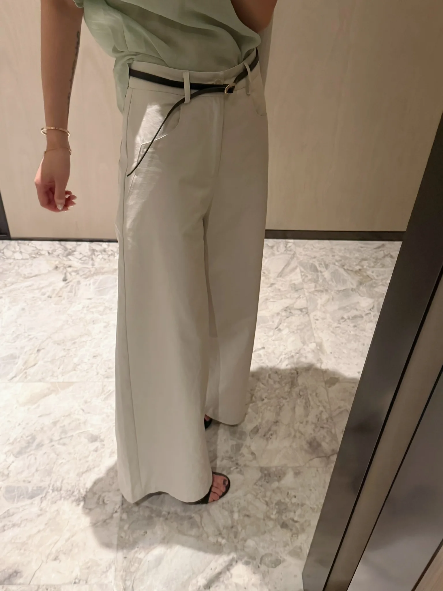 

Женские брюки с высокой талией, драпированные, широкие, прямые, повседневные, F266097, для офиса, весенняя коллекция, премиум-качество