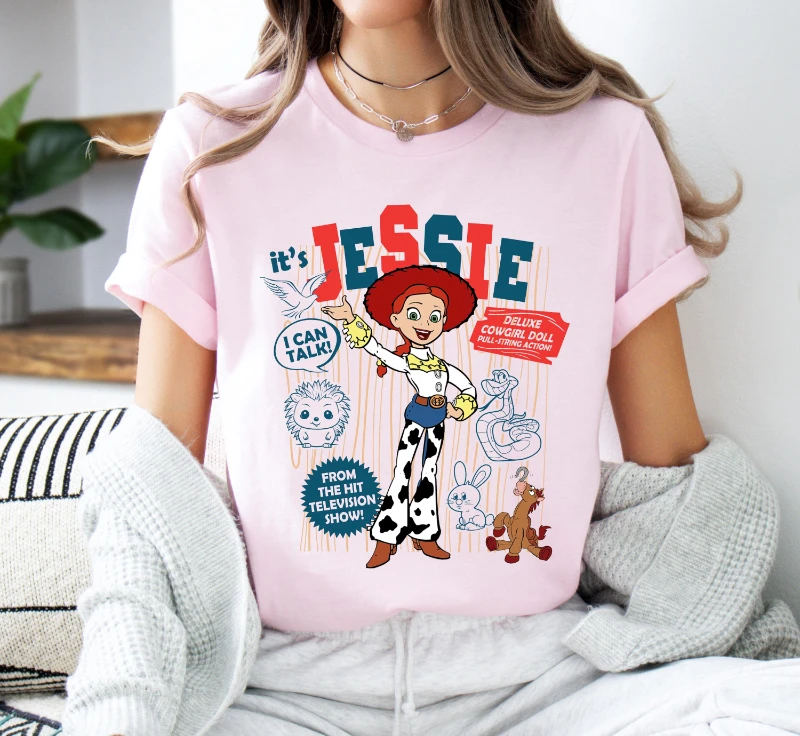 

Летняя мода 2024 года, новая ковбойская рубашка с портретом «История игрушек Джесси», «История игрушек», «Это Джесси», парк развлечений 2025», подарок для семейной вечеринки