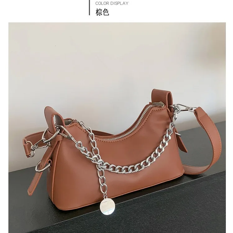 حقيبة سلسلة نسائية 2024 طراز جديد هذا العام ذات ملمس شعبي بتصميم متخصص بكتف واحد حقيبة تحت الإبط عصرية عبر الجسم صغيرة #4