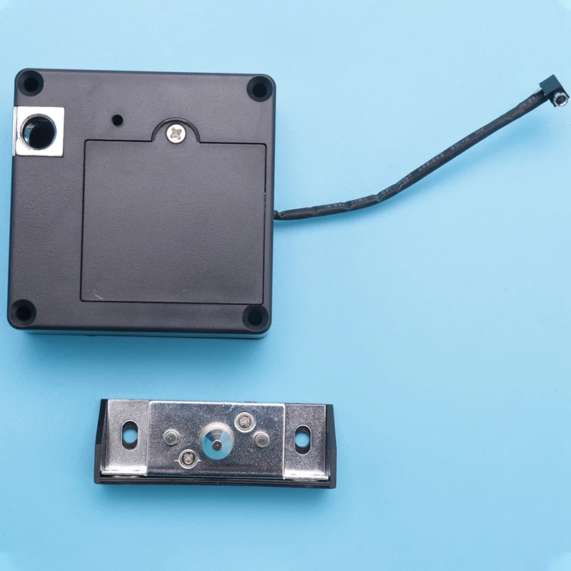 ตัวล็อกตู้อิเล็กทรอนิกส์อัจฉริยะแบบไม่มีรูสำหรับติดตั้งง่ายตัวล็อกเกอร์เฟอร์นิเจอร์ตู้เสื้อผ้าตู้ลิ้นชักรองเท้าตัวล็อกประตู