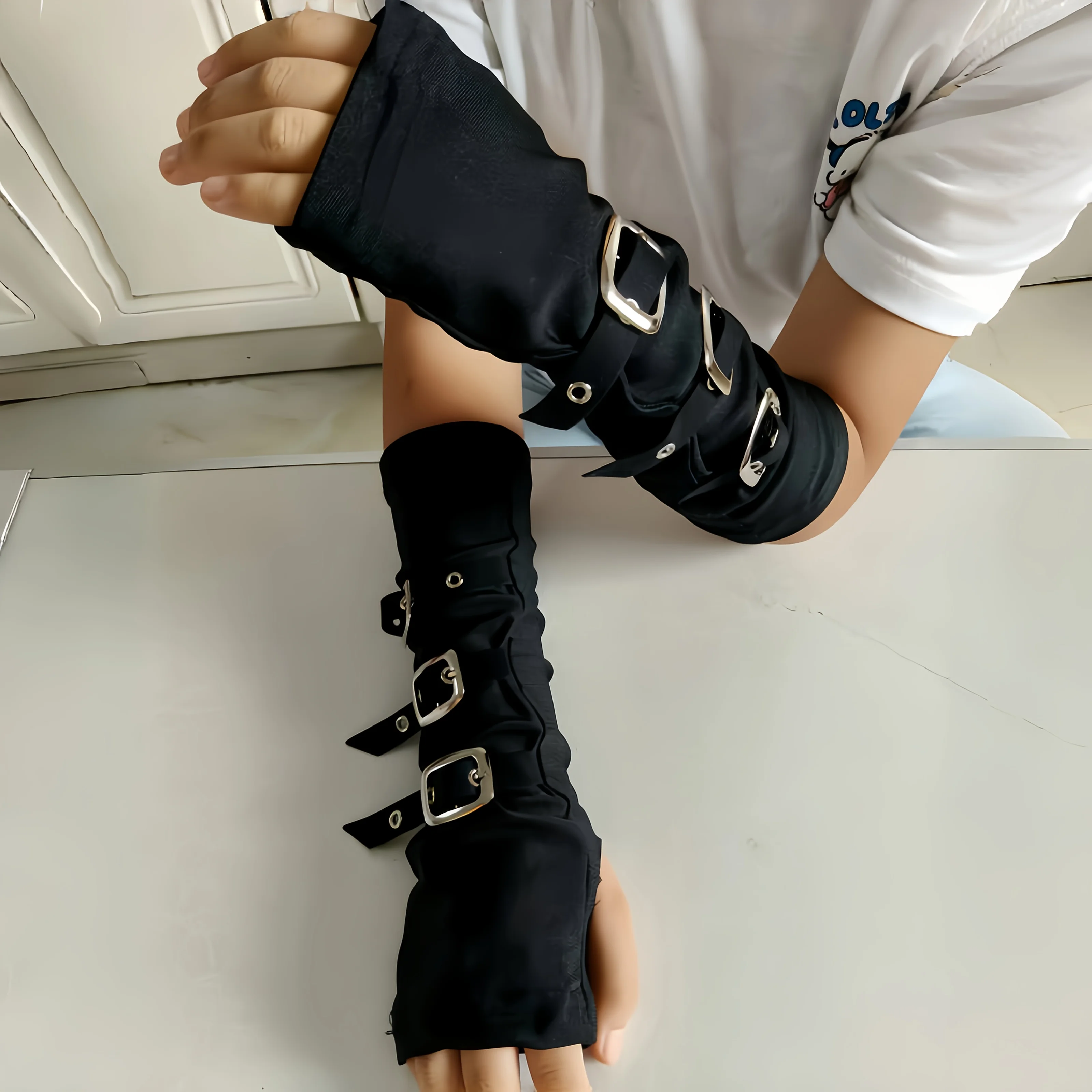 

Женские панк-готические нарукавники с черными металлическими пряжками, утеплители для рук в стиле Харадзюку, для уличной моды, танцевальных выступлений, байкерские нарукавники