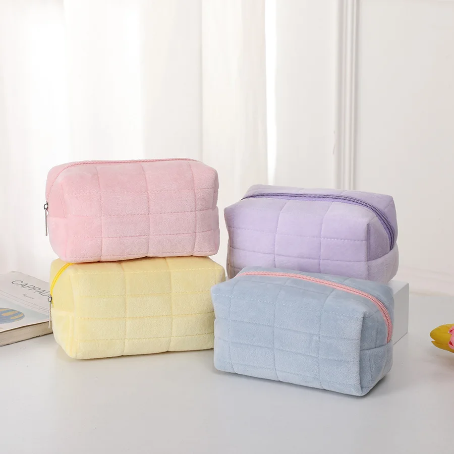 Cute Plush Makeup Bag for Women Portable Travel Small Cosmetic Bags Solid Color Zipper Toiletry Bag Washing Pouch Storage Bags