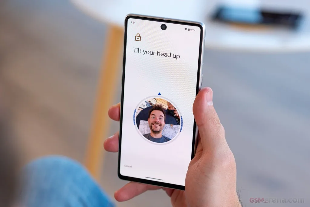 Google Pixel 7 5G 6.3" 90Hz AMOLED Display Google Tensor G2 (5 nm) 50MP+12MP 4355mAh Battery 20W Wired