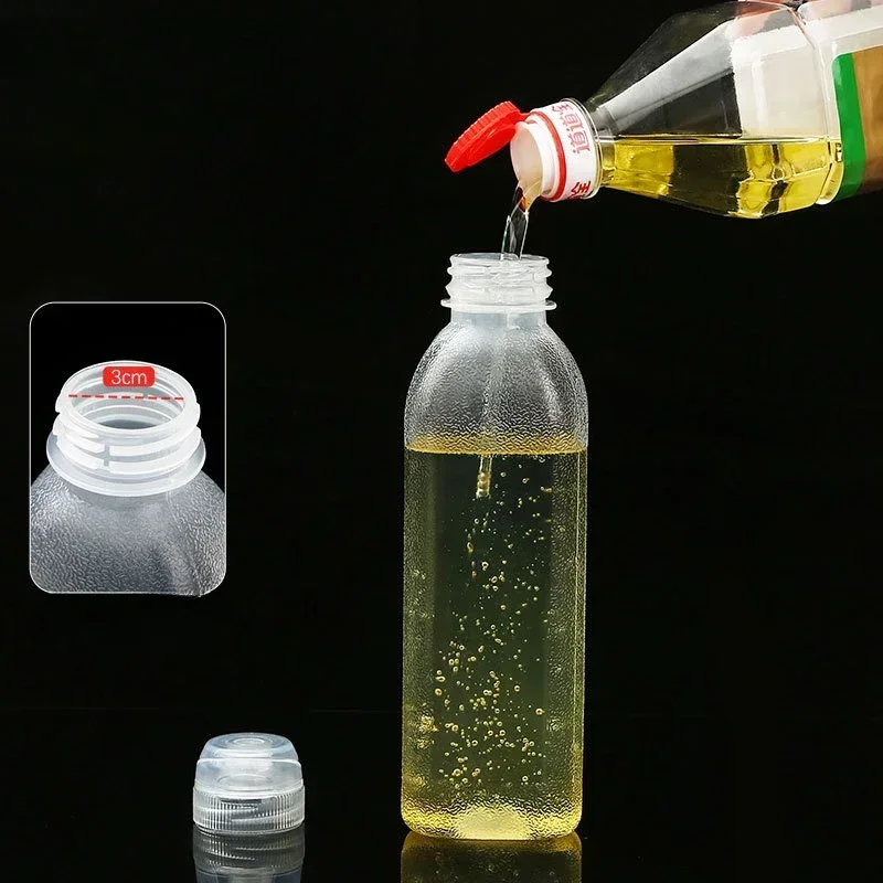 Kitchen Squeeze Oil Bottle Spray Bottle Dispenser Leak-proof Watering Can Condiment Fuel Saving Bottle Baking Supplies 300/500ml