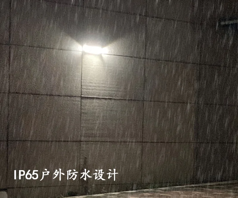 Luz de parede solar, luz solar para pátio externo, luz de parede triangular à prova d'água para jardim, luz solar com detecção humana