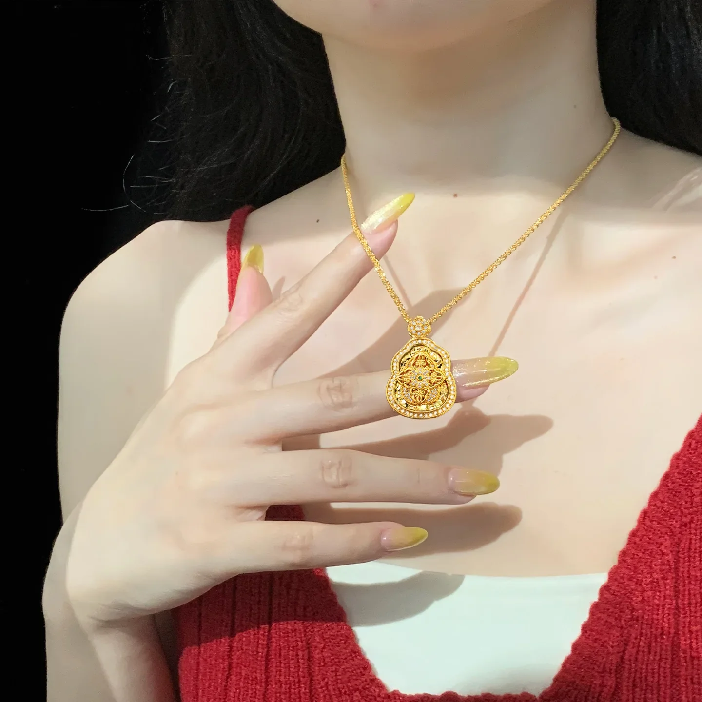 Briex Jewelry Sparkle Ice Gourd Pendant Women's 24K Gold AU999 - Exquisite gold gourd, dazzling ice shimmer, for eye-catching da