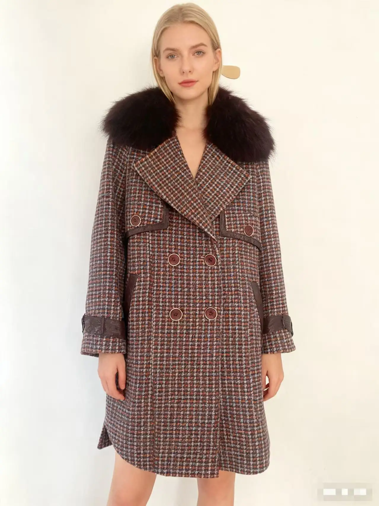

Plaid Coat with Genuine Fox Fur Collar Wool Blend Mid-Length Winter Coat 2025 New Arrival Women Coat