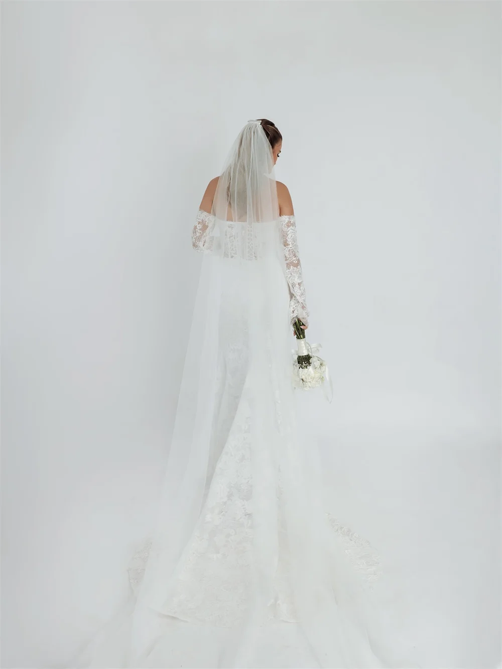 도쿄 맞춤형 화이트 오프 숄더 웨딩 드레스 레이스 긴 소매 신부 베일 섹시한 인어 코트 트레인 웨딩 드레스