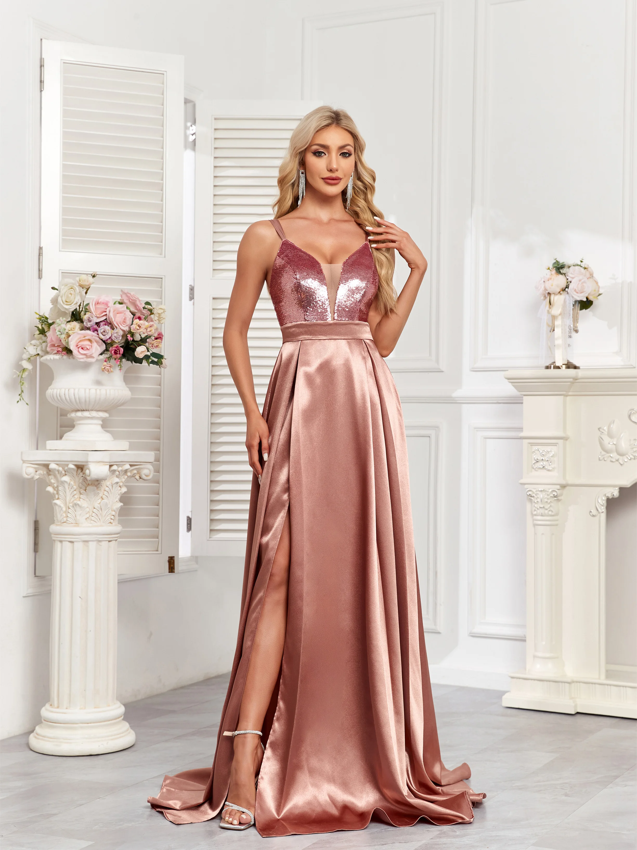 XUIBOL Party V-Neck Spaghetti Strap Dress with Sequin Top and Satin Bottom, Elegant and Luxurious Evening Gown