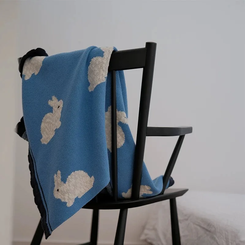 

Cotton blanket with rabbit pattern, soft and skin-friendly, suitable for children, sofa nap blanket, bed cover, gift for autumn