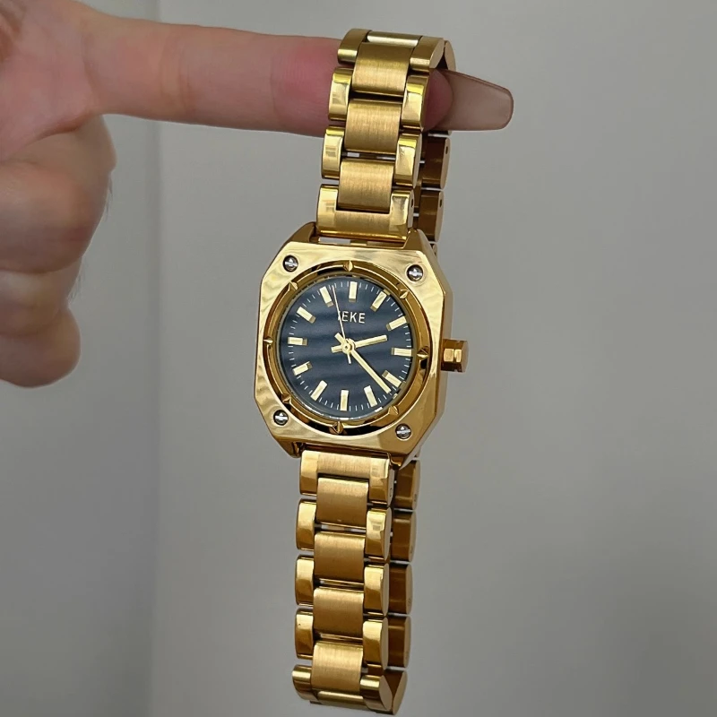 2025 ساعة كوارتز مقاومة للماء هدية عيد ميلاد عتيقة كلاسيكية تريند ساعة نسائية أنيقة وبسيطة وخفيفة فاخرة ريترو