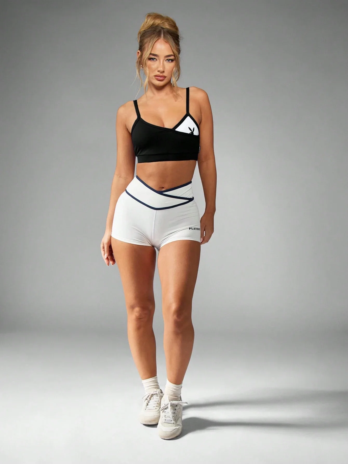 

Спортивный бюстгальтер с высокой степенью поддержки и влагоотводящими свойствами для йоги, бега, пилатеса и фитнеса